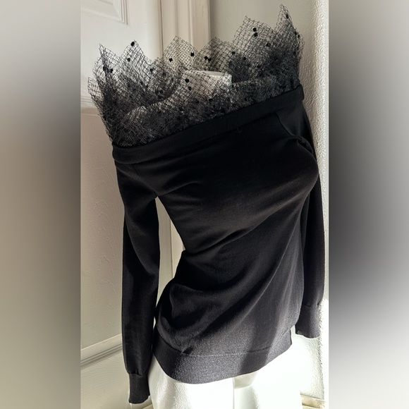 Auth Versace Unique Knitted Open Mesh Shoulders Black Top, Size S, Italy. - Picture 9 of 11